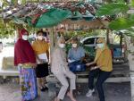 อบต.นาประดู่ ลงพื้นที่มอบถุงยังชีพให้แก่คนพิการทางการมองเห็น